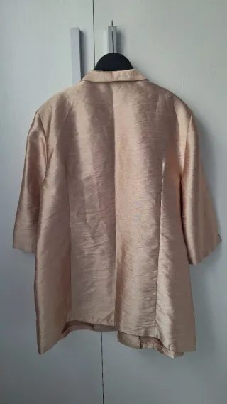 Chaqueta elegante dorada