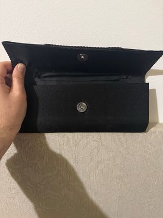 Pochette nera raso plissettato elegante