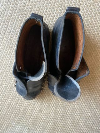 Botas, taco e bola de Hóquei anos 50