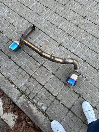 Tubo de escape final y intermedio