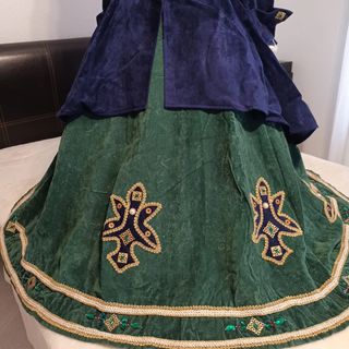 Vestido de época hecho a medida + sombrero