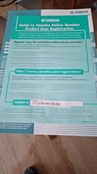 Piano Yamaha Clavinova CLP 220  Regalo banco.