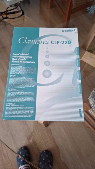 Piano Yamaha Clavinova CLP 220  Regalo banco.