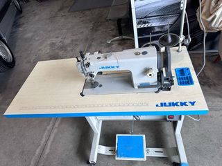 Máquina de coser Juki industrial