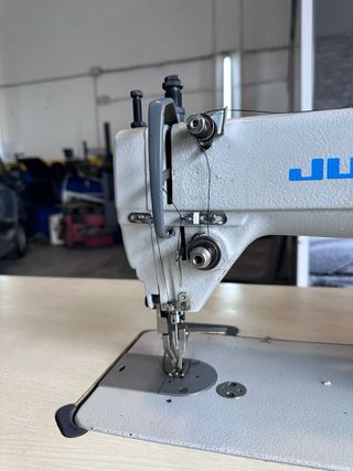 Máquina de coser Juki industrial