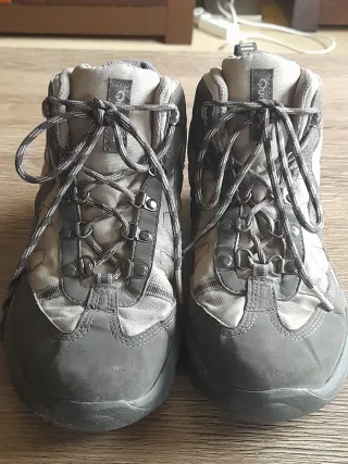 Botas de montaña Quechua de Decathlon, Talla 39
