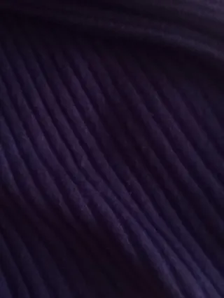 Camiseta azul marino cuello alto