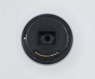 Objetivo Canon RF 18-45mm F4.5-6.3 con Polarizador