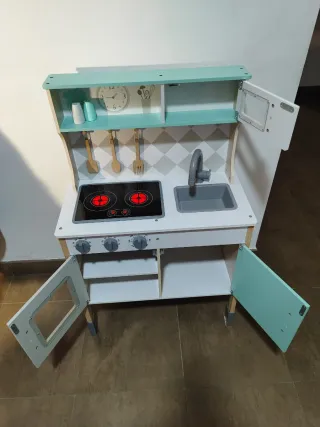 Cocinita infantil de madera