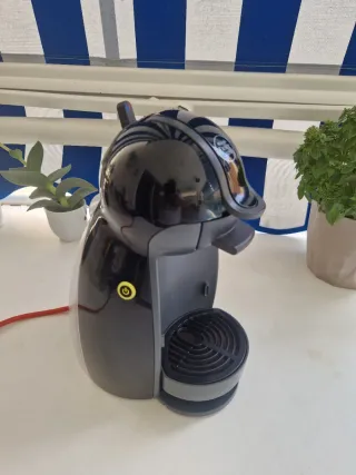 Cafetera Dolce Gusto Negra
