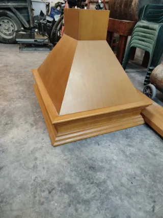 Campana de cocina madera central