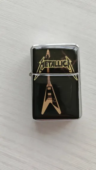 Set di 8 accendini assortiti