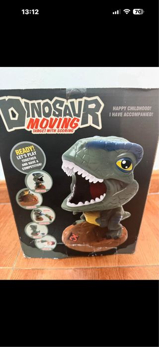 Dinosaurio Lanzador con Bolas