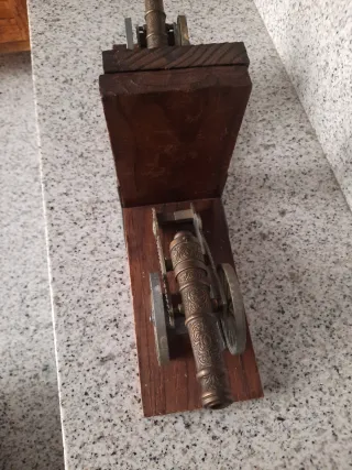 Sujetalibros cañones decorativos