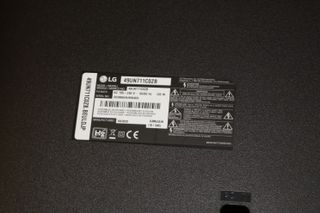 Patas de TV LG 49 una perfecta otra rota con pieza