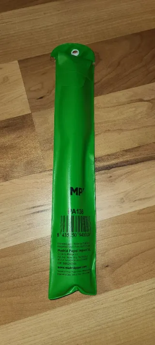 Flauta dulce blanca con accesorios