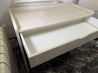 Escritorio madera con cajón