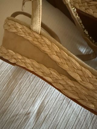 Sandalias Alma En Pena Beige con Brillantes