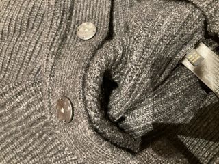 Cardigan Massimo Dutti gris con cinturón