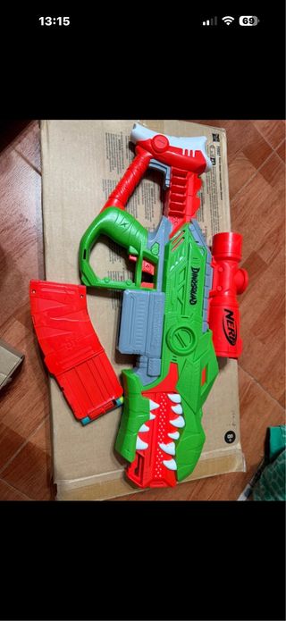Pistola Nerf Dinosaurio DinoSquad