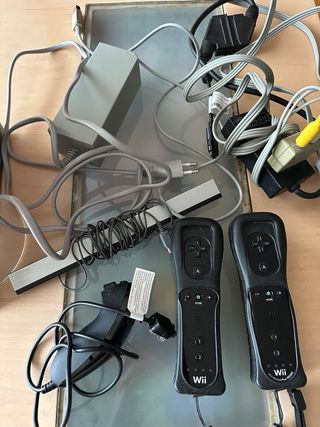 Nintendo Wii + 3 Mandos + Wii Sports