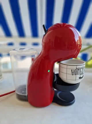 Cafetera Dolce Gusto Roja