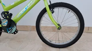 Bicicleta infantil verde