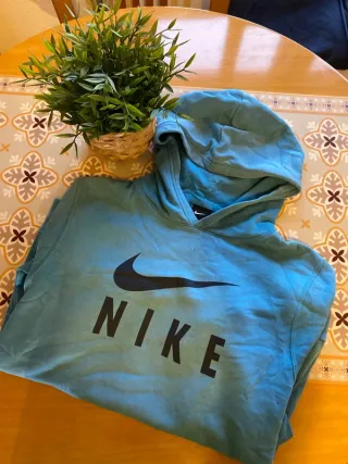 Sudadera Nike Azul con Logo Negro