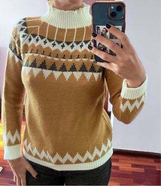 Jersey cuello alto estampado