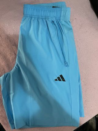 PANTALÓN CORTO TRAIN ESSENTIALS WOVEN TRAINING