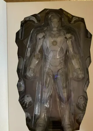 Figura Hot Toys Iron Man Mark VII Sub Zero