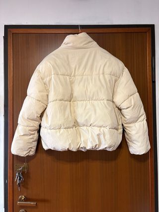 Piumino beige corto Pull&Bear