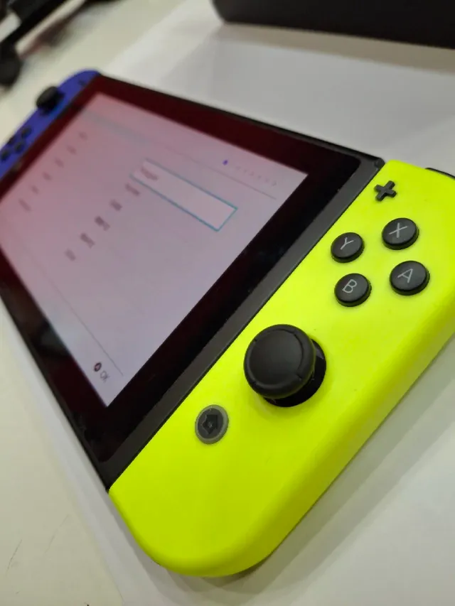 Nintendo Switch V2 Azul/Amarillo