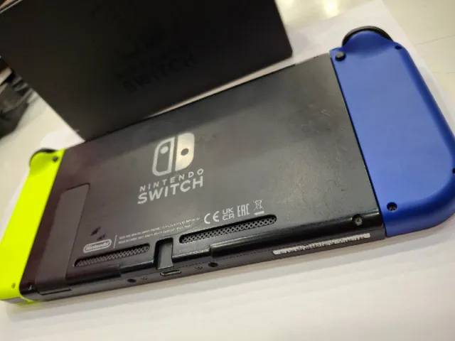 Nintendo Switch V2 Azul/Amarillo