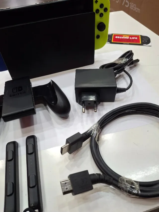 Nintendo Switch V2 Azul/Amarillo