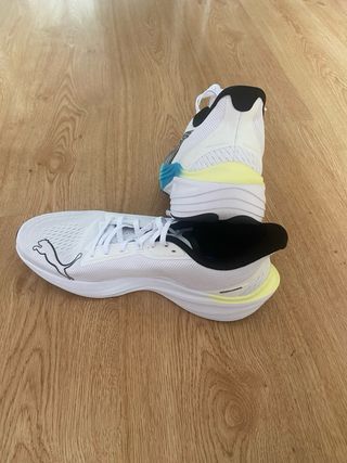 Zapatillas deportivas Puma blancas y negras