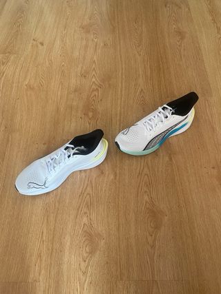Zapatillas deportivas Puma blancas y negras