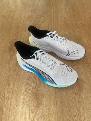 Zapatillas deportivas Puma blancas y negras