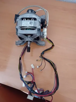 Motor lavadora con cables