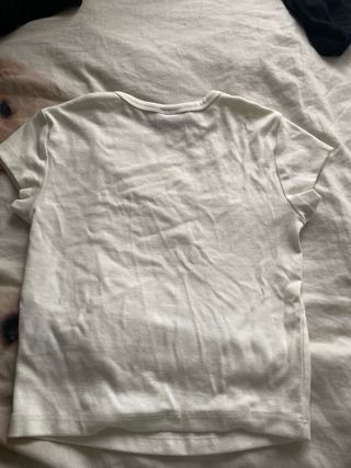 Camiseta Bershka flor roja y llamas