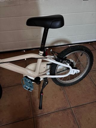 Bicicleta infantil blanca
