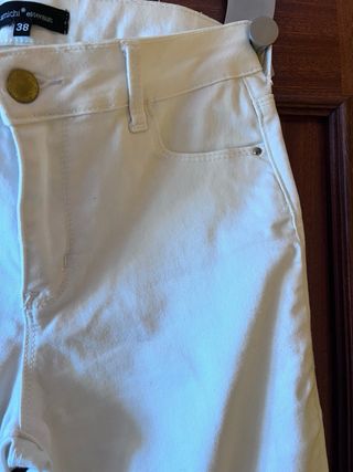 Jeans blancos tobilleros Amichi