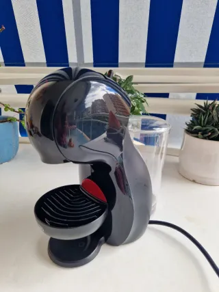 Cafetera Dolce Gusto Negra