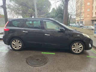 Renault Grand Scenic 2011