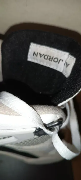 Scarpe Jordan Bianche e Nere