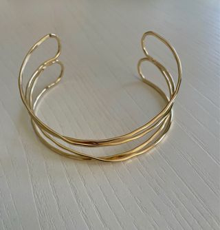 Brazalete dorado abierto