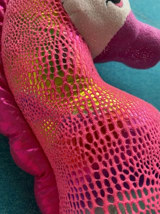 Peluche caballito de mar rosa brillante