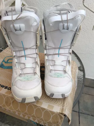 Botas Snowboard Mujer Blancas Número 39.    24.5cm