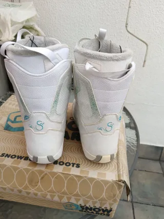 Botas Snowboard Mujer Blancas Número 39.    24.5cm
