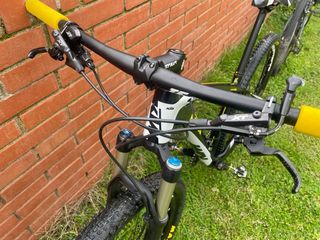 Bicicleta KTM Myroon Carbono. Millorada i cuidada.